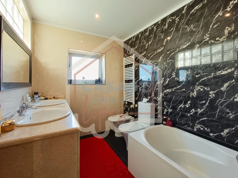 Moradia T4 para Venda em Gafanha da Encarnação Foto 18