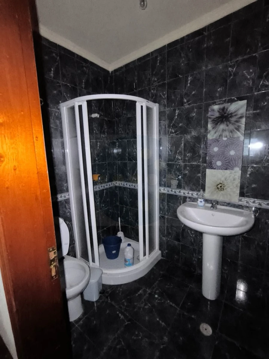 Moradia T3 para Venda em Envendos Foto 12