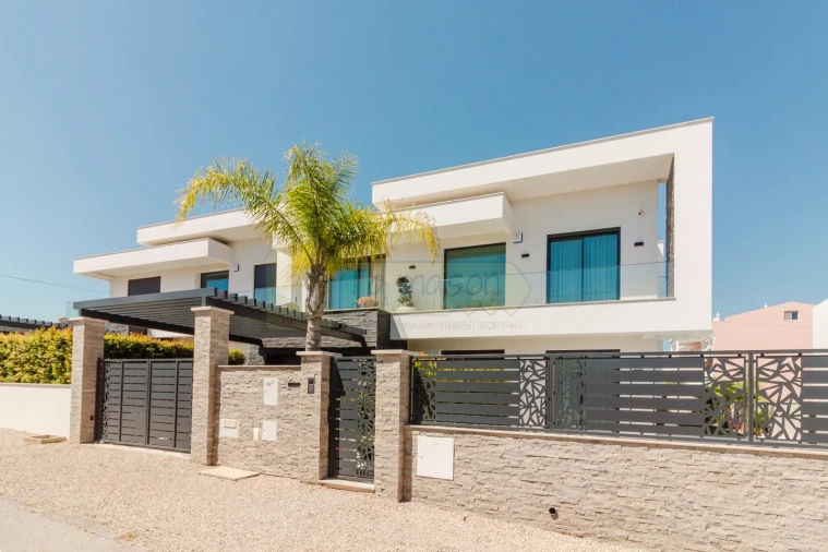 Moradia T4 para Venda em Almancil