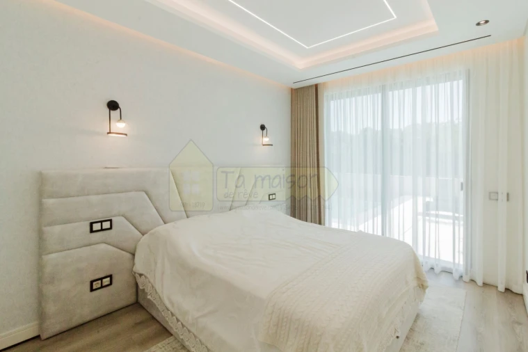 Moradia T4 para Venda em Almancil Foto 16