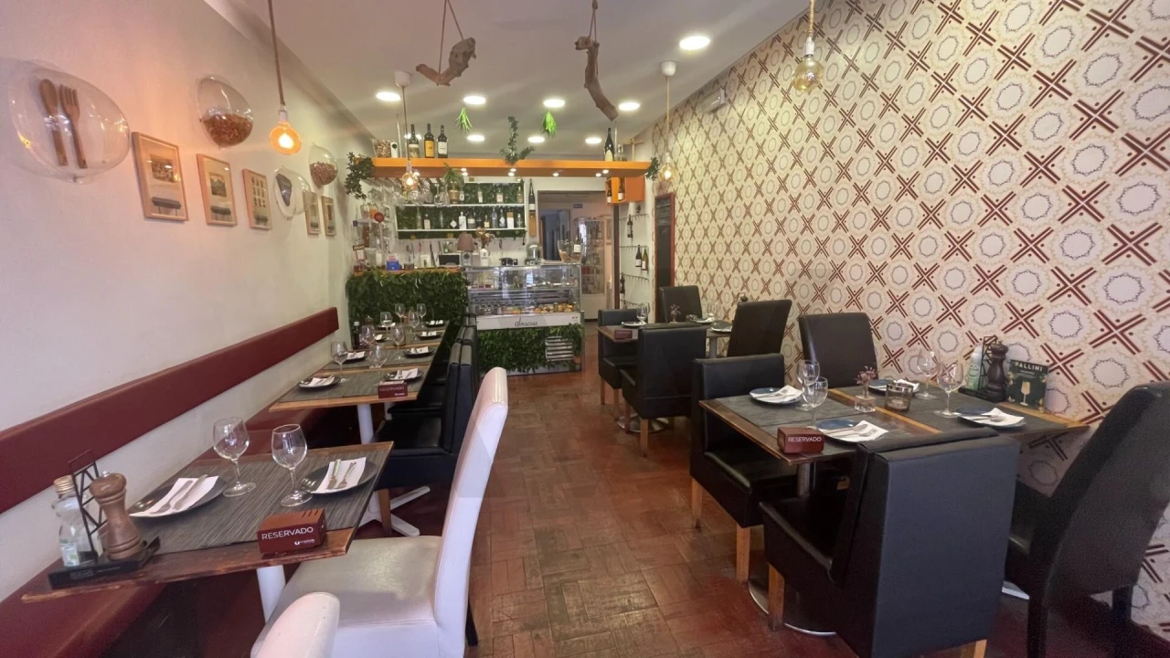 Loja para Trespasse em Campo de Ourique Foto 1