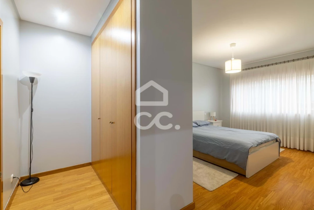 Apartamento T2 para Venda em Castêlo da Maia Foto 4