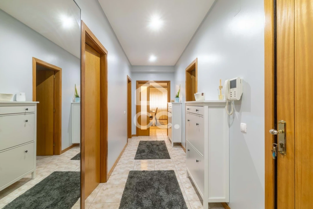 Apartamento T2 para Venda em Castêlo da Maia Foto 10