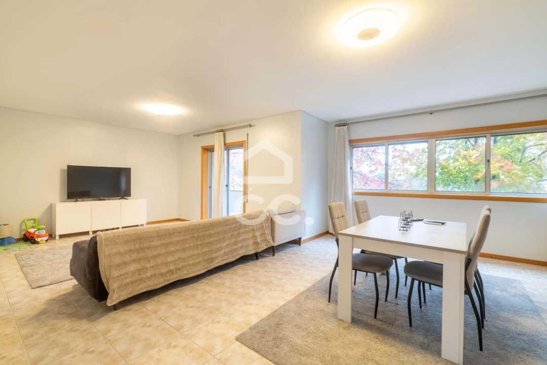 Apartamento T2 para Venda em Castêlo da Maia Foto 13