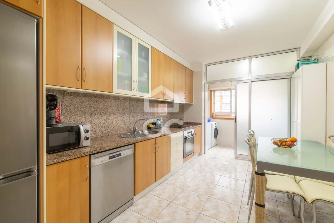 Apartamento T2 para Venda em Castêlo da Maia Foto 21