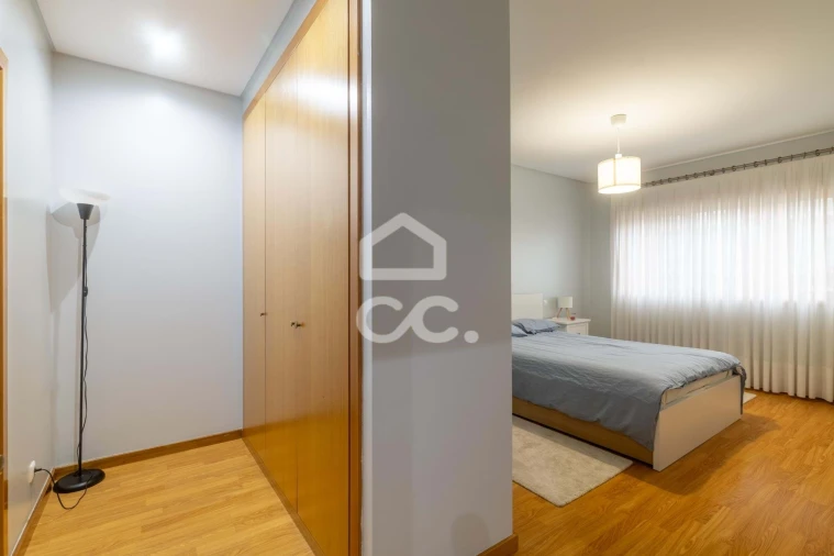 Apartamento T2 para Venda em Castêlo da Maia Foto 4