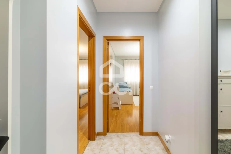 Apartamento T2 para Venda em Castêlo da Maia Foto 9