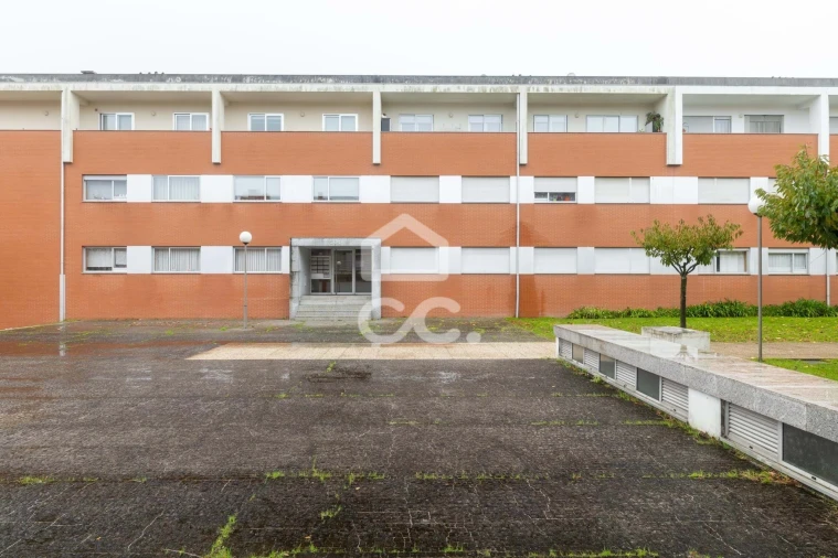 Apartamento T2 para Venda em Castêlo da Maia Foto 1