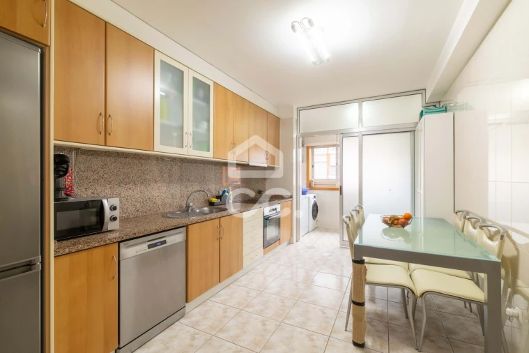 Apartamento T2 para Venda em Castêlo da Maia Foto 22