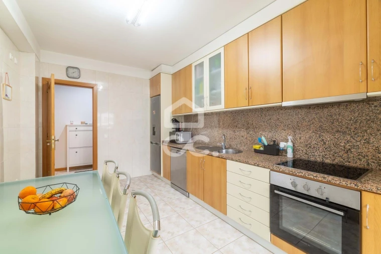 Apartamento T2 para Venda em Castêlo da Maia Foto 25