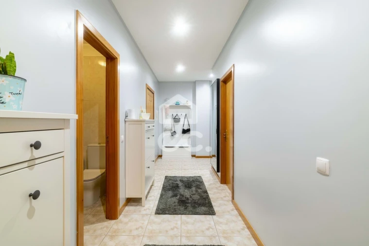 Apartamento T2 para Venda em Castêlo da Maia Foto 11
