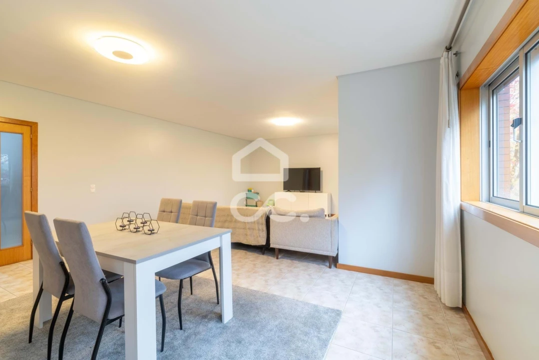Apartamento T2 para Venda em Castêlo da Maia Foto 16