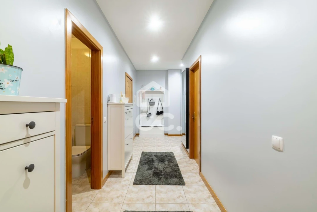 Apartamento T2 para Venda em Castêlo da Maia Foto 11