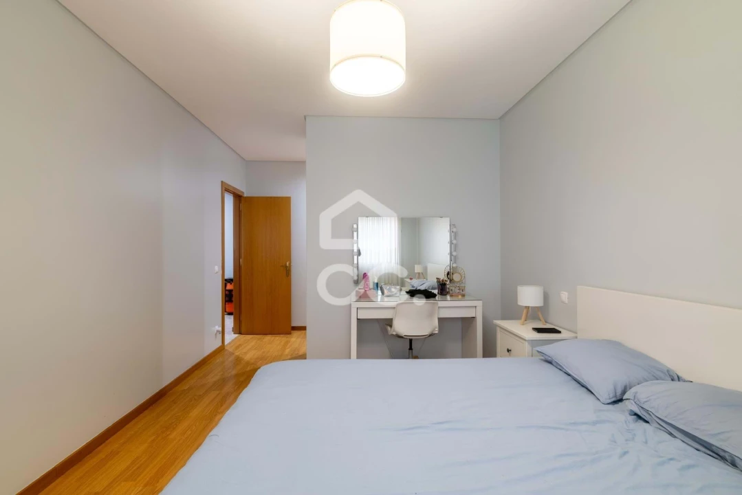 Apartamento T2 para Venda em Castêlo da Maia Foto 3