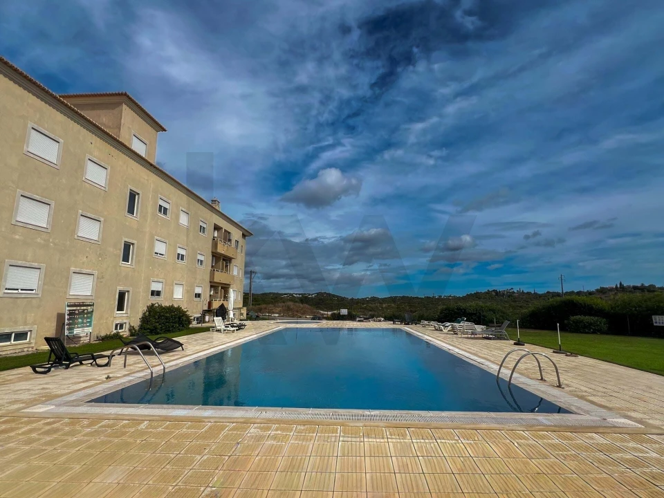 Apartamento T2 para Venda em Quelfes Foto 33