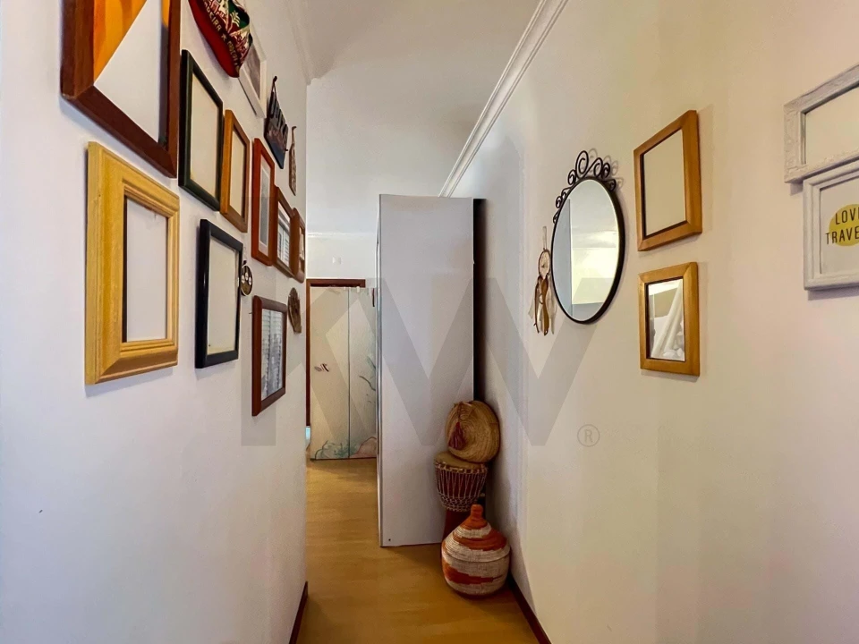 Apartamento T2 para Venda em Quelfes Foto 14