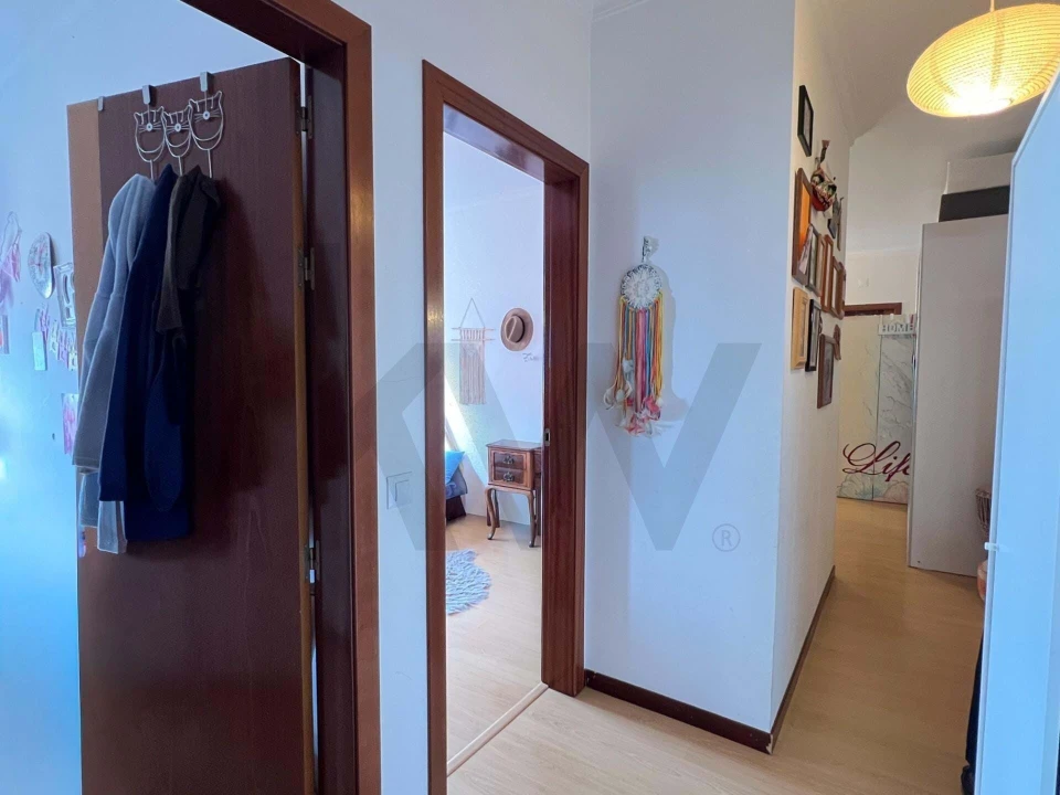 Apartamento T2 para Venda em Quelfes Foto 16