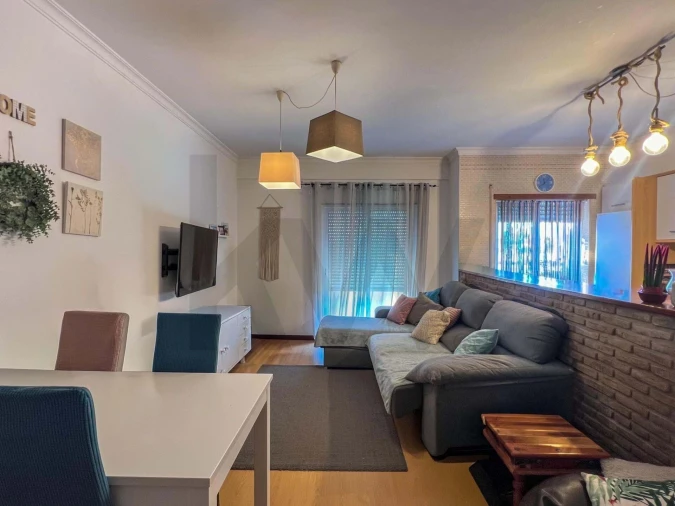 Apartamento T2 para Venda em Quelfes Foto 7