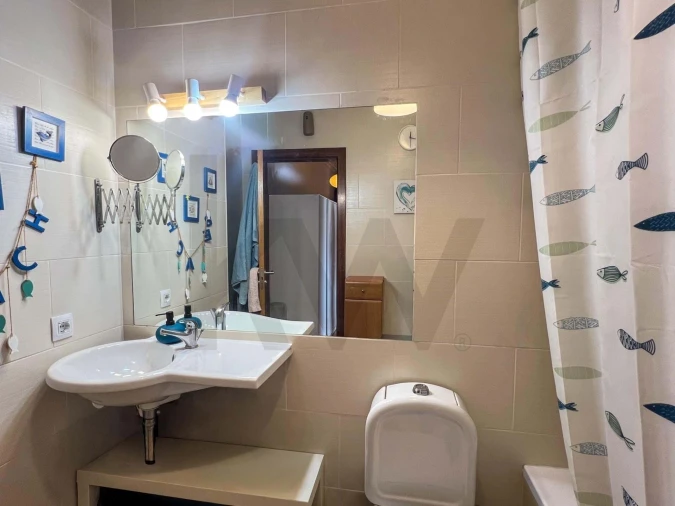 Apartamento T2 para Venda em Quelfes Foto 24