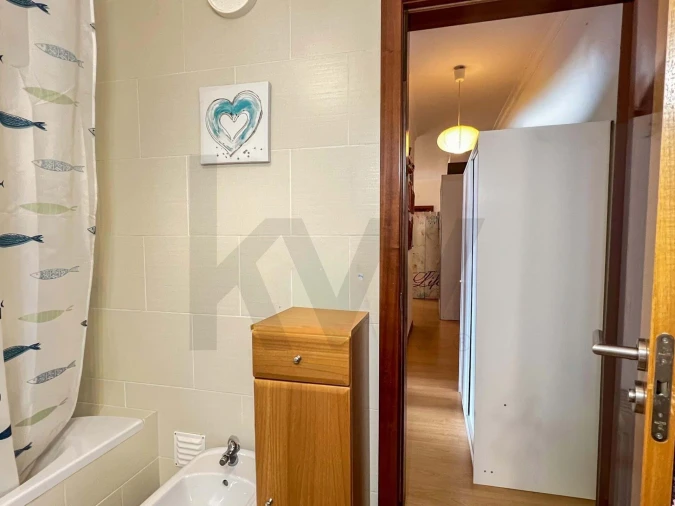 Apartamento T2 para Venda em Quelfes Foto 25