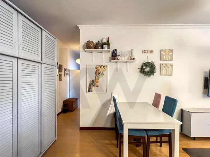 Apartamento T2 para Venda em Quelfes Foto 12