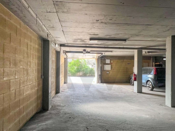 Apartamento T2 para Venda em Quelfes Foto 30