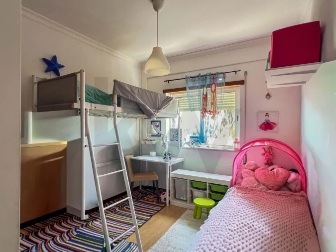 Apartamento T2 para Venda em Quelfes Foto 22