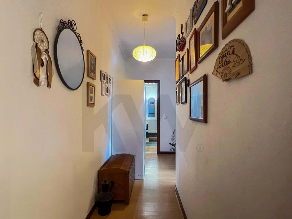 Apartamento T2 para Venda em Quelfes Foto 13