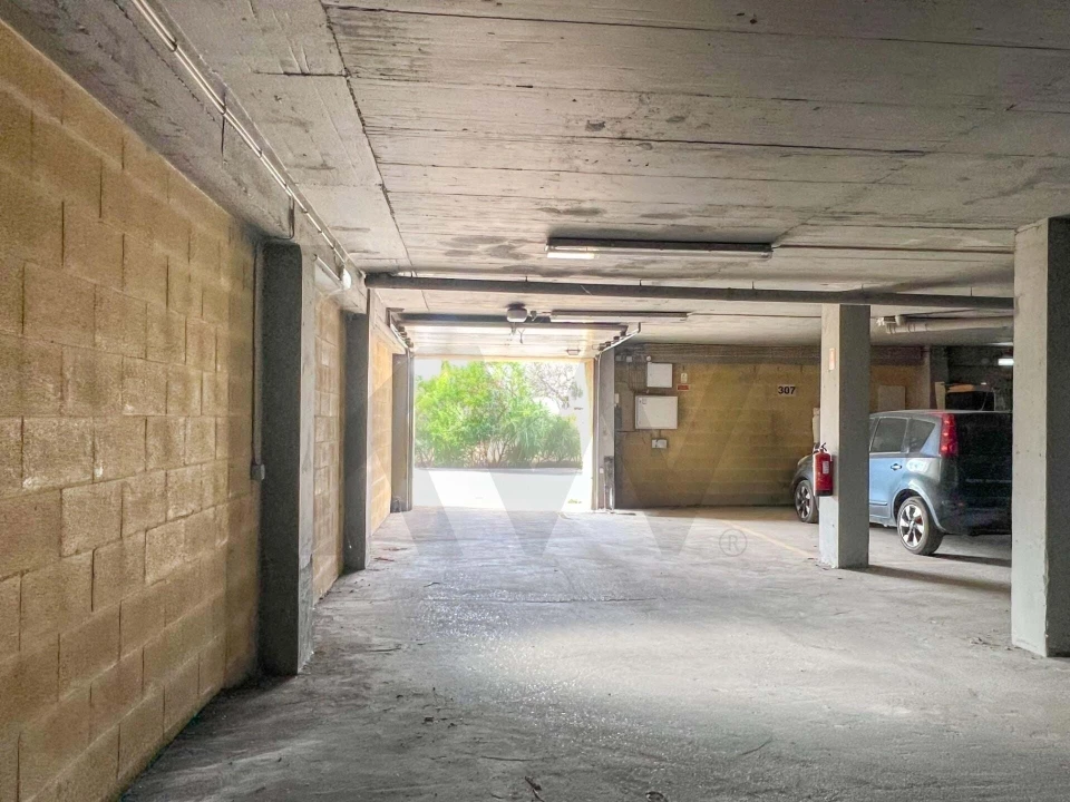 Apartamento T2 para Venda em Quelfes Foto 30