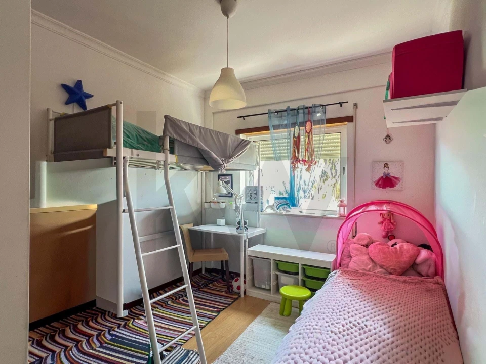 Apartamento T2 para Venda em Quelfes Foto 22