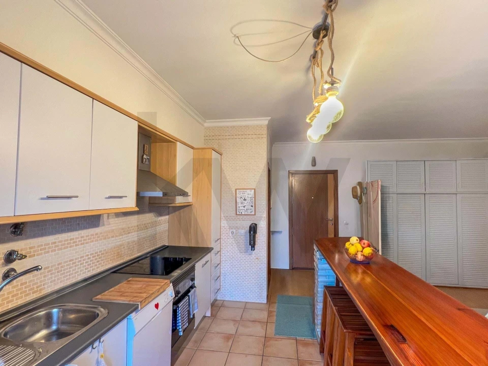 Apartamento T2 para Venda em Quelfes Foto 10