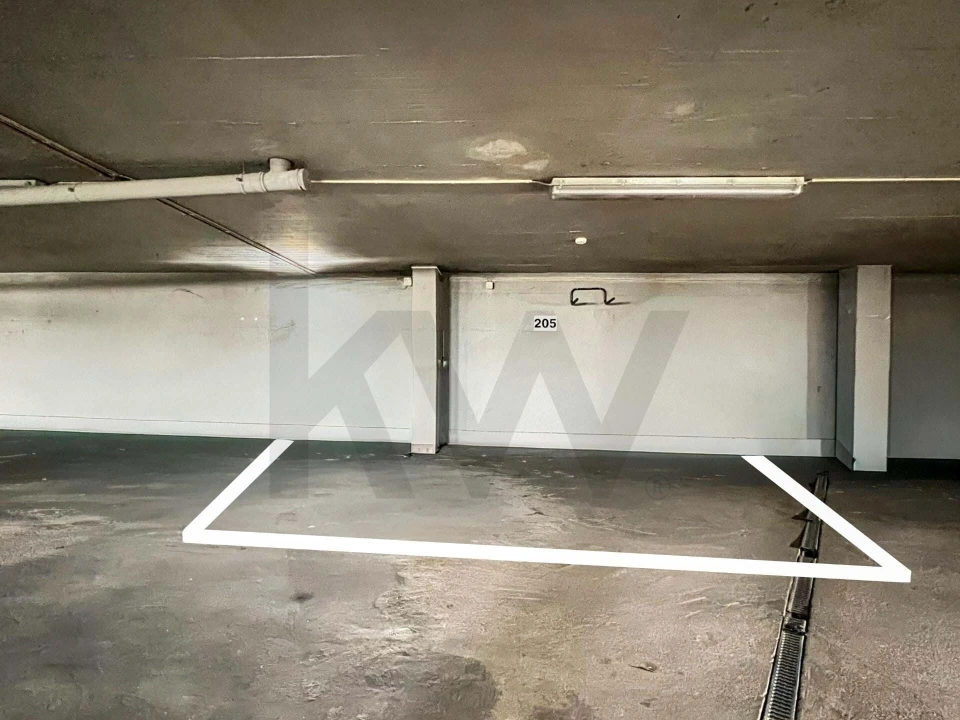 Apartamento T2 para Venda em Quelfes Foto 29