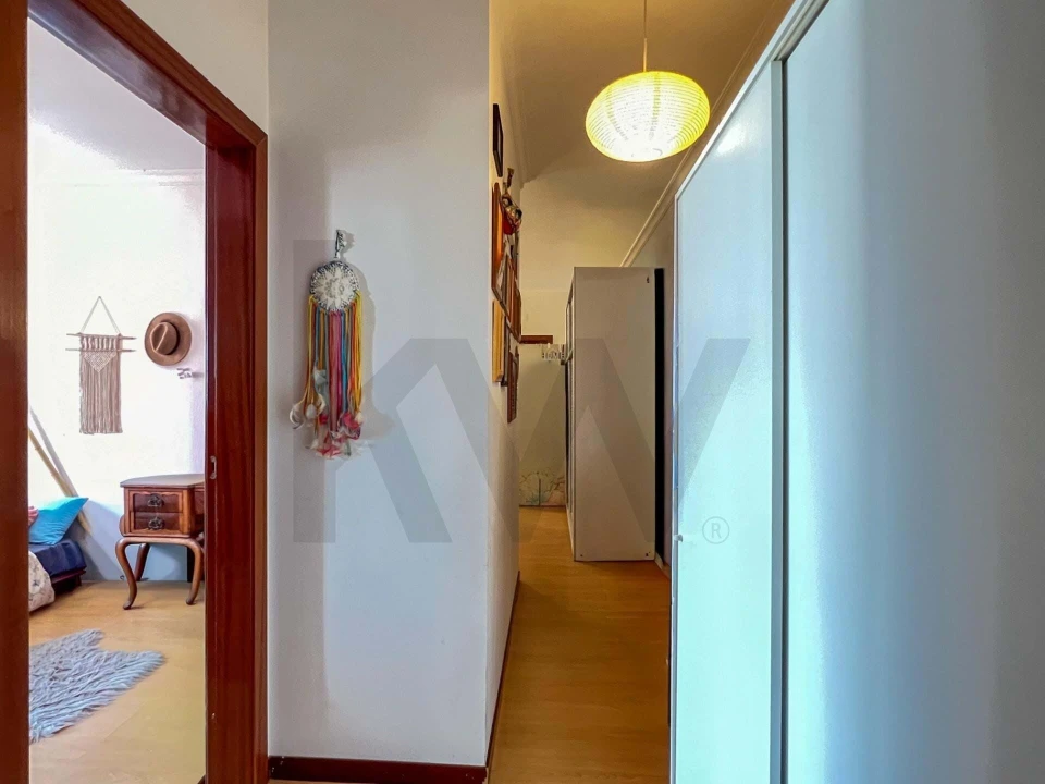 Apartamento T2 para Venda em Quelfes Foto 17