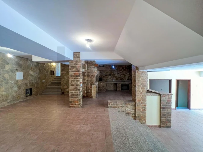 Moradia T4 para Venda em Santa Barbara de Nexe Foto 61