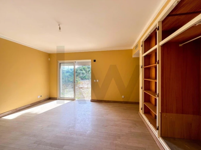 Moradia T4 para Venda em Santa Barbara de Nexe Foto 50