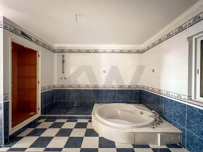 Moradia T4 para Venda em Santa Barbara de Nexe Foto 59