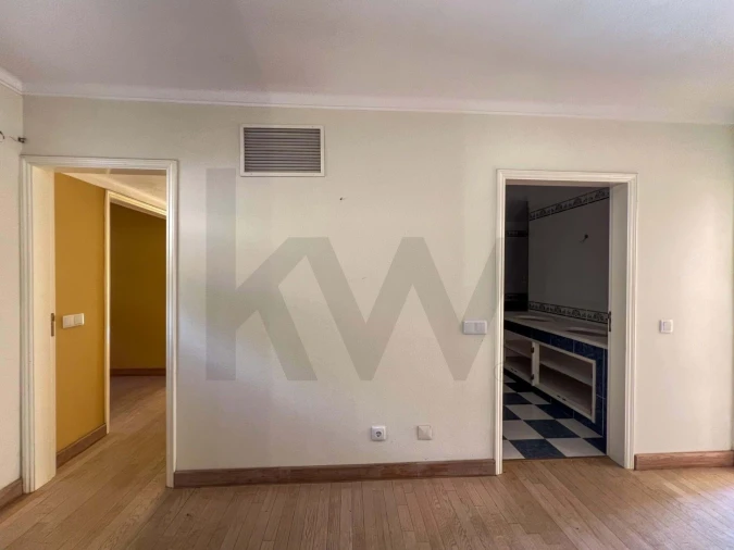 Moradia T4 para Venda em Santa Barbara de Nexe Foto 37