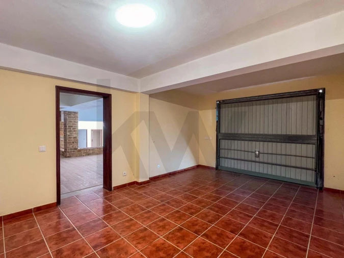 Moradia T4 para Venda em Santa Barbara de Nexe Foto 73