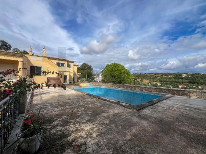 Moradia T4 para Venda em Santa Barbara de Nexe Foto 16