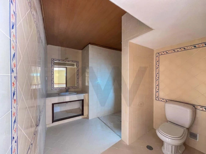 Moradia T4 para Venda em Santa Barbara de Nexe Foto 70