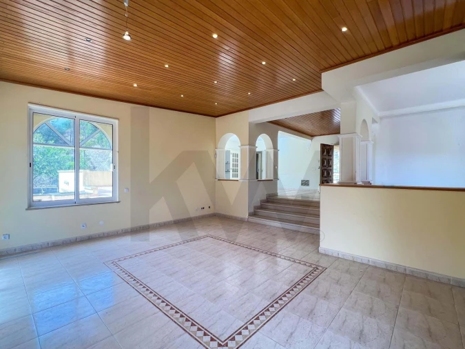 Moradia T4 para Venda em Santa Barbara de Nexe Foto 22