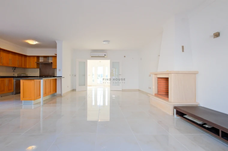 Moradia T4 para Venda em Castro Marim Foto 16