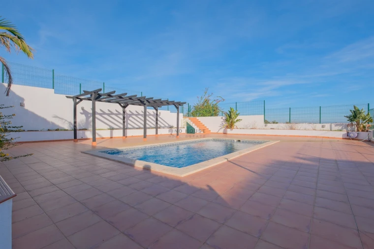 Moradia T4 para Venda em Castro Marim Foto 1