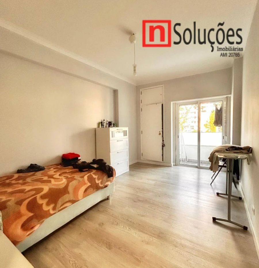 Apartamento T2 para Venda em Póvoa de Santa Iria e Forte da Casa Foto 23