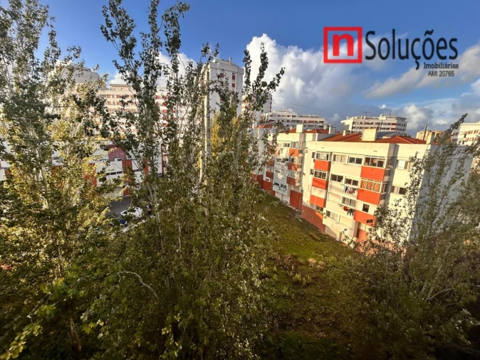 Apartamento T2 para Venda em Póvoa de Santa Iria e Forte da Casa Foto 27