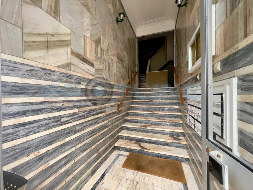 Apartamento T2 para Venda em Agualva e Mira-Sintra Foto 2