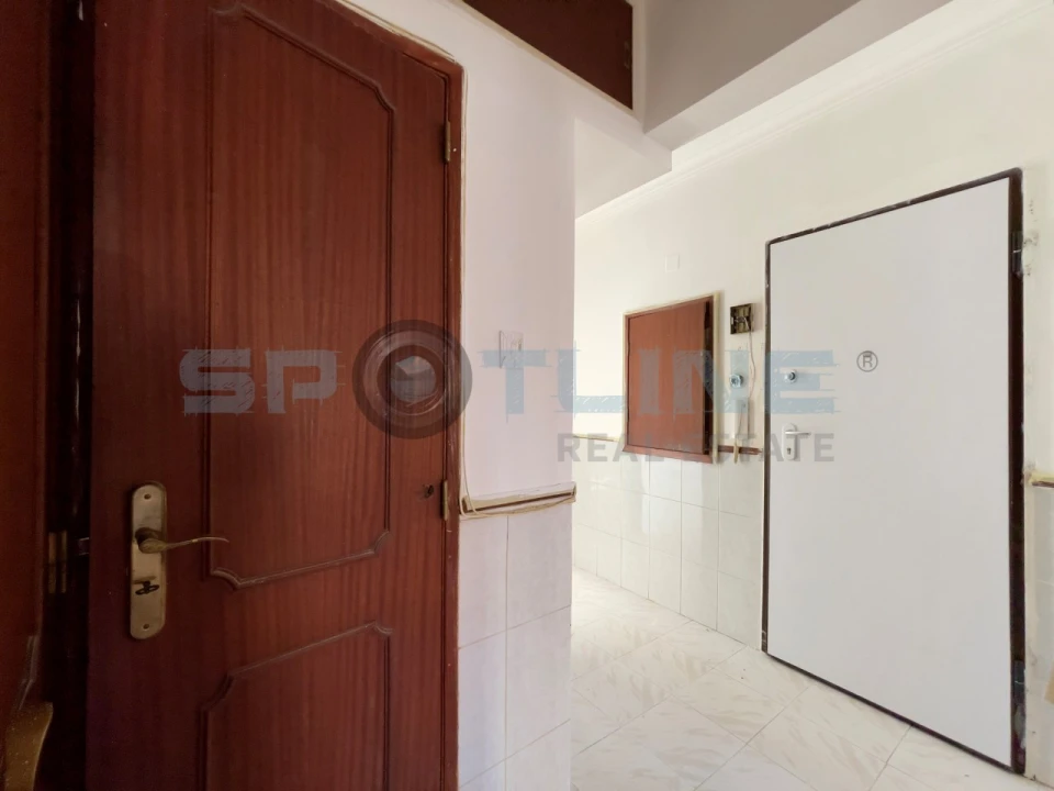 Apartamento T2 para Venda em Agualva e Mira-Sintra Foto 4