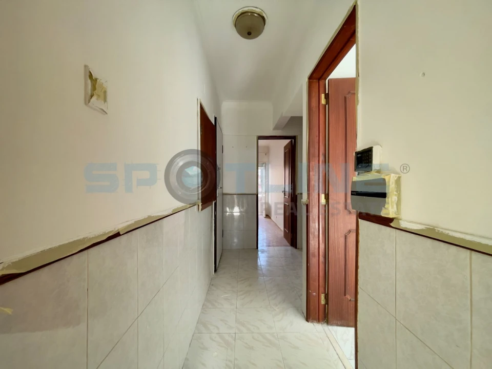 Apartamento T2 para Venda em Agualva e Mira-Sintra Foto 6