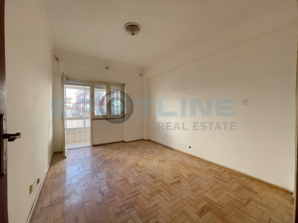 Apartamento T2 para Venda em Agualva e Mira-Sintra Foto 24