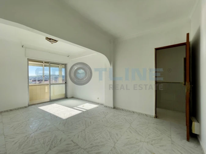 Apartamento T2 para Venda em Agualva e Mira-Sintra Foto 10